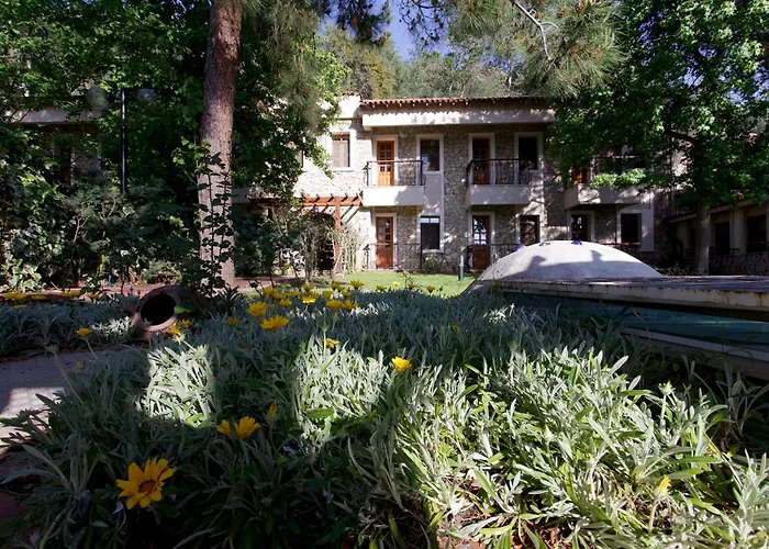 Perdikia Beach